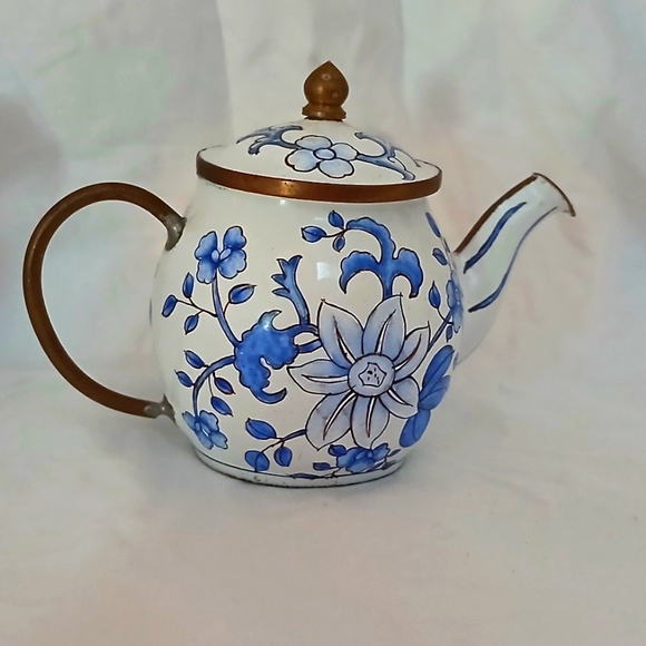 B. Yee Other - Chinemel B. YEE Miniature Teapot